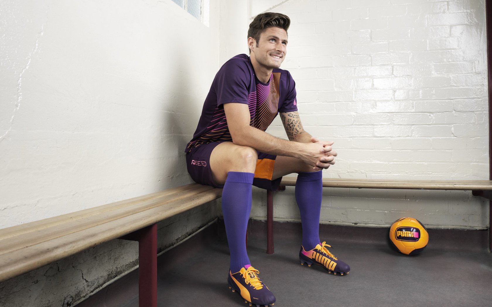 安东·李恩:全黑队中场的“关键球员”,每次传球都创造巨大威胁