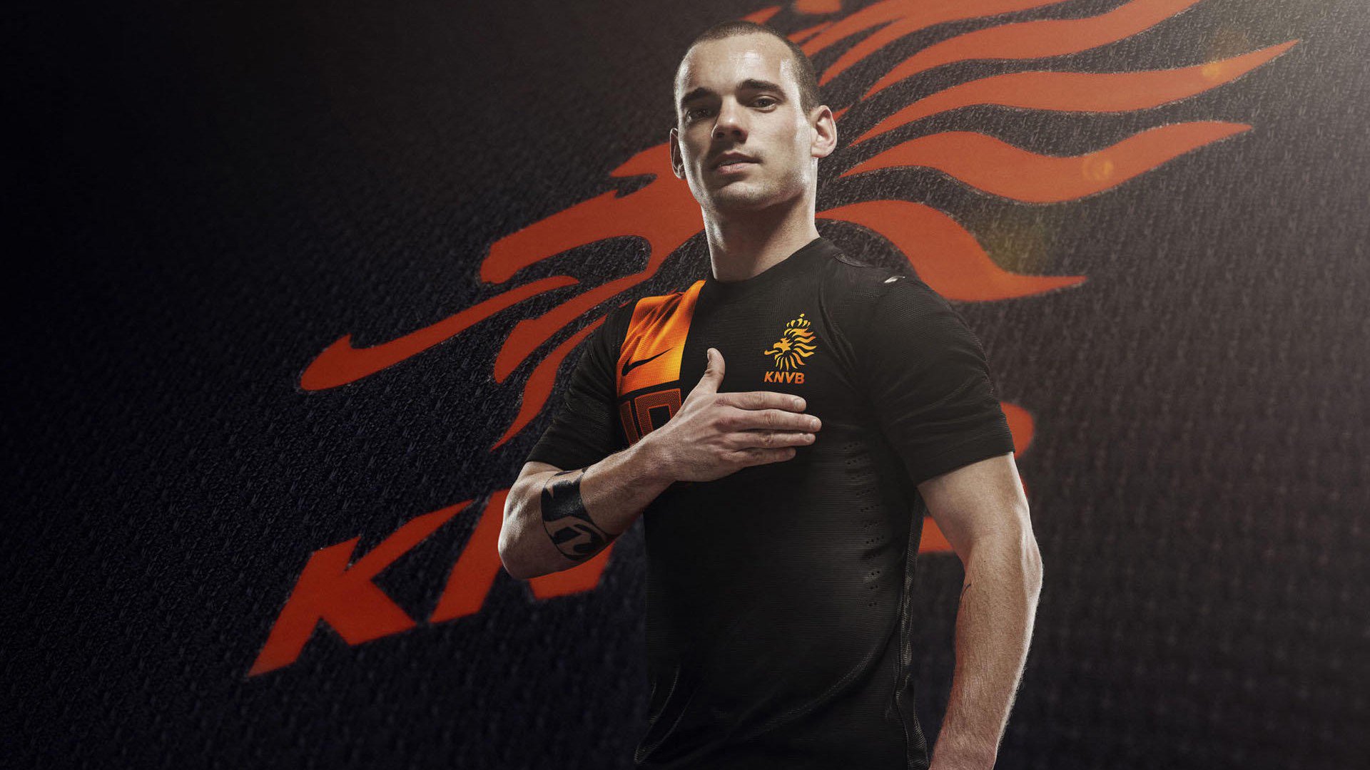 开云APP-赛季中期，车队如何调整战术布局？，车队阵型